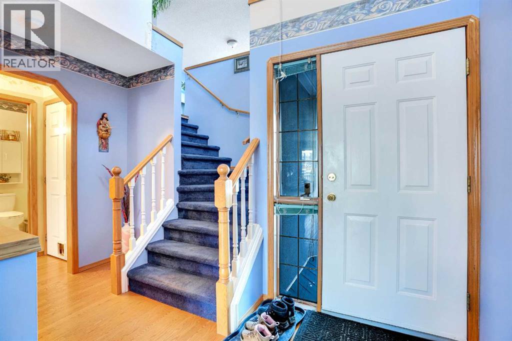 Single Family House for Sale in  Coral Springs Circle NE Coral Springs Calgary 