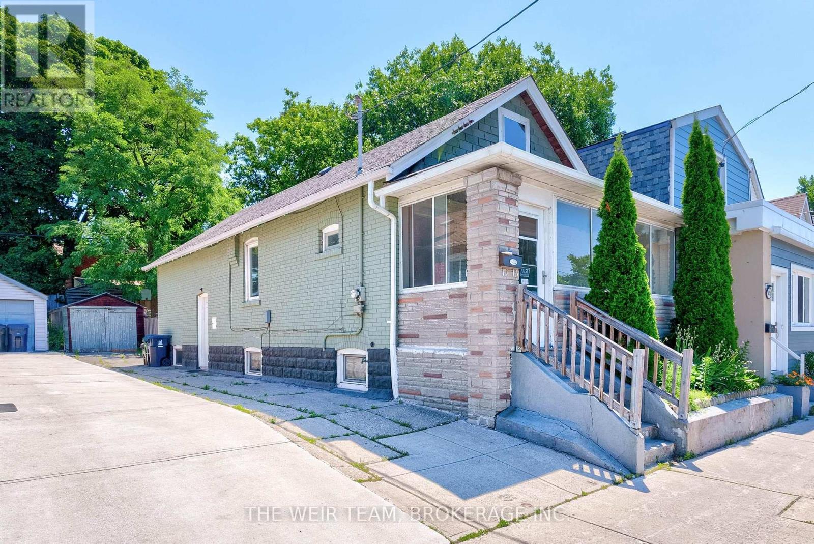 Photo 8 of 1155 Woodbine Avenue, Toronto ON