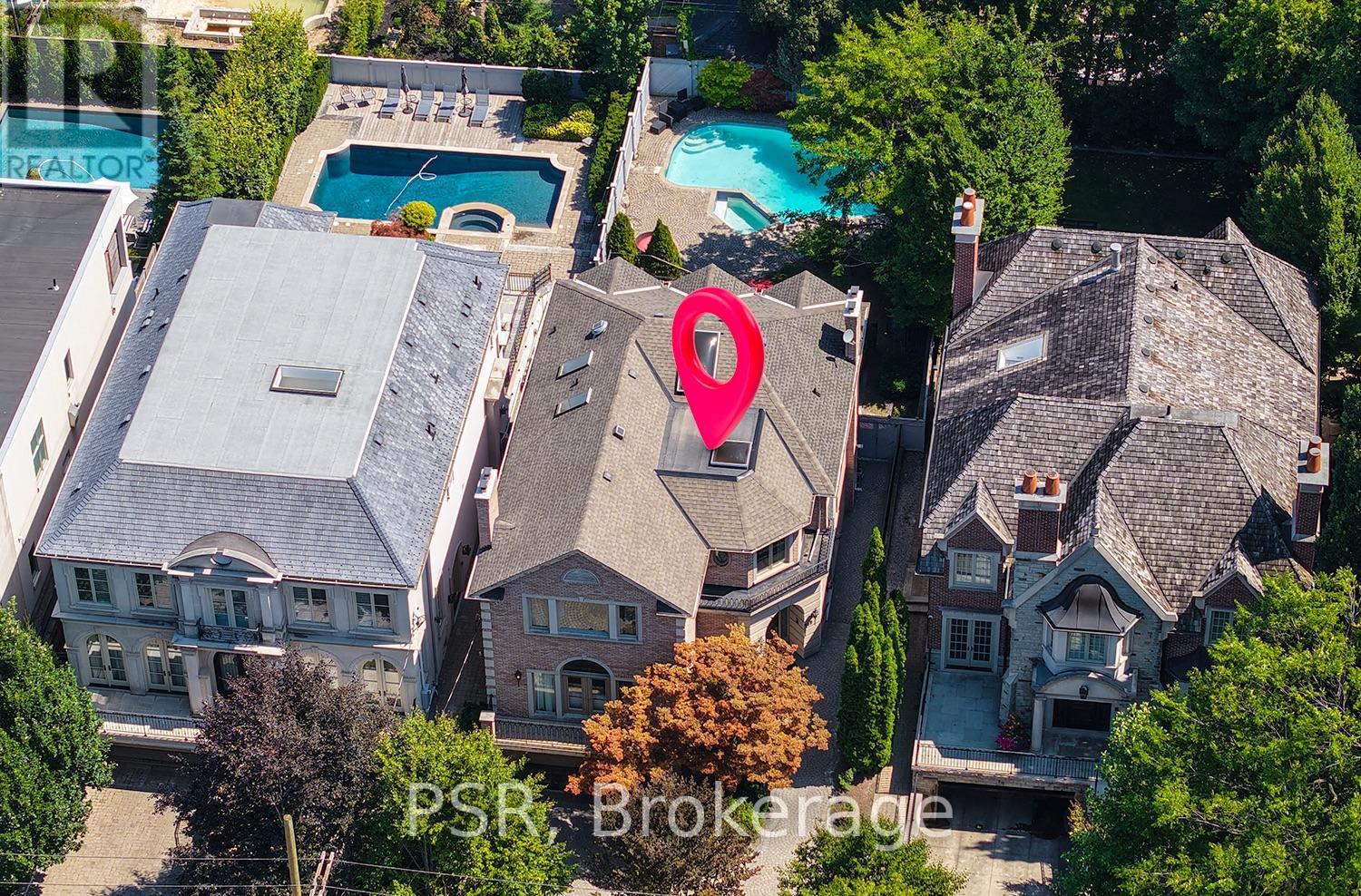 Photo 13 of 149 Dunvegan Road, Toronto ON