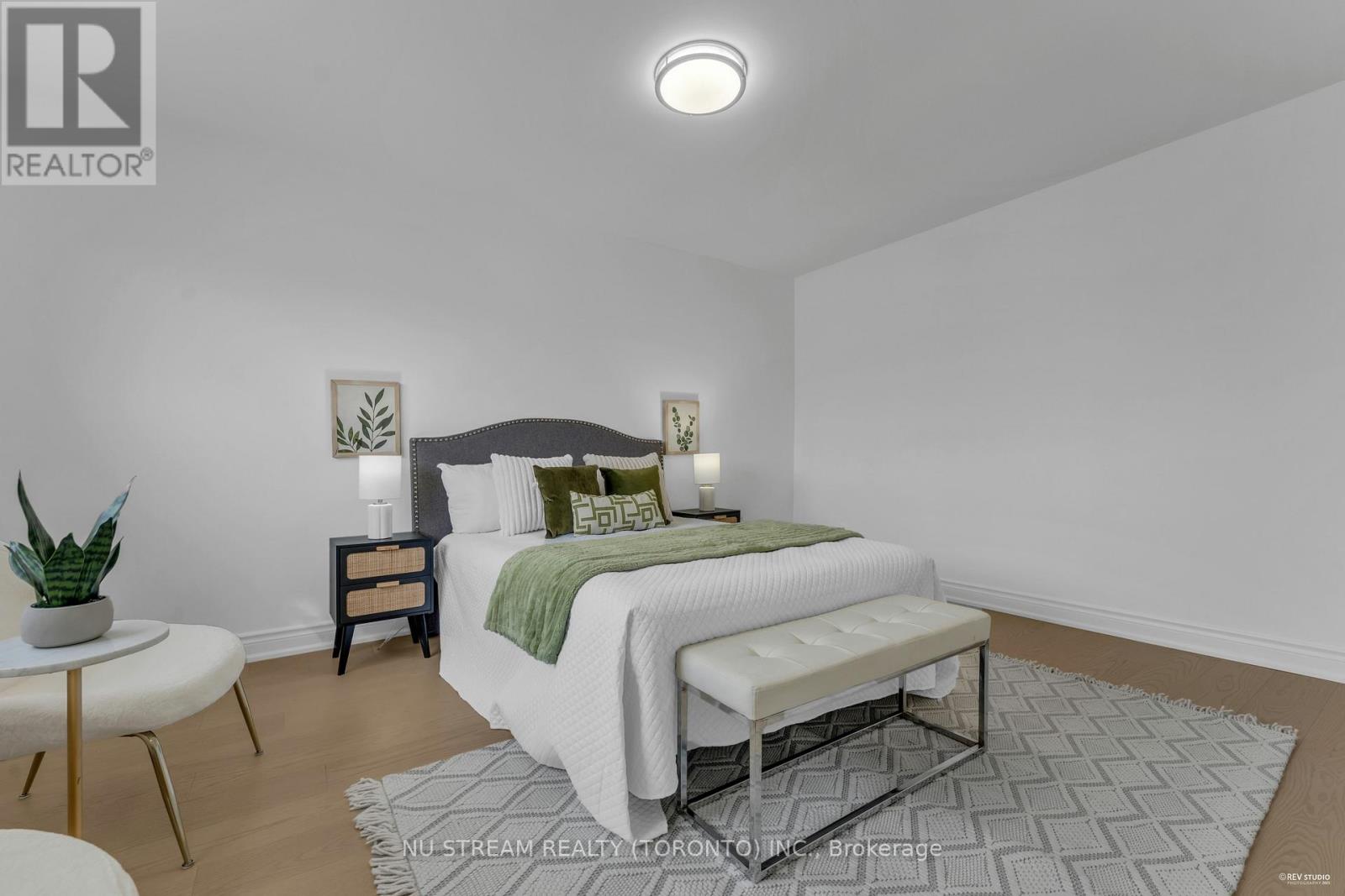 Photo 12 of 26 Silbury Drive, Toronto ON
