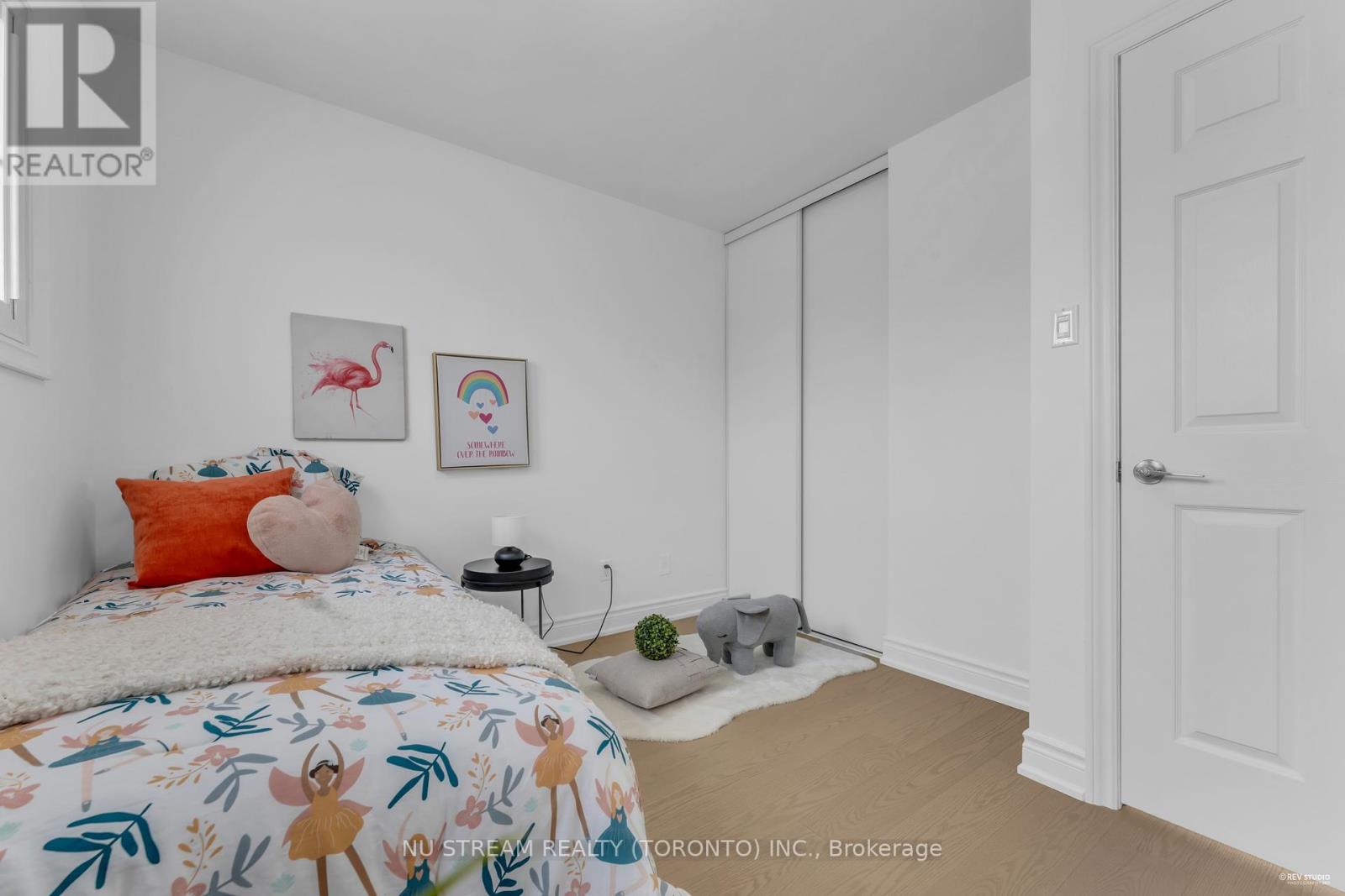Photo 17 of 26 Silbury Drive, Toronto ON