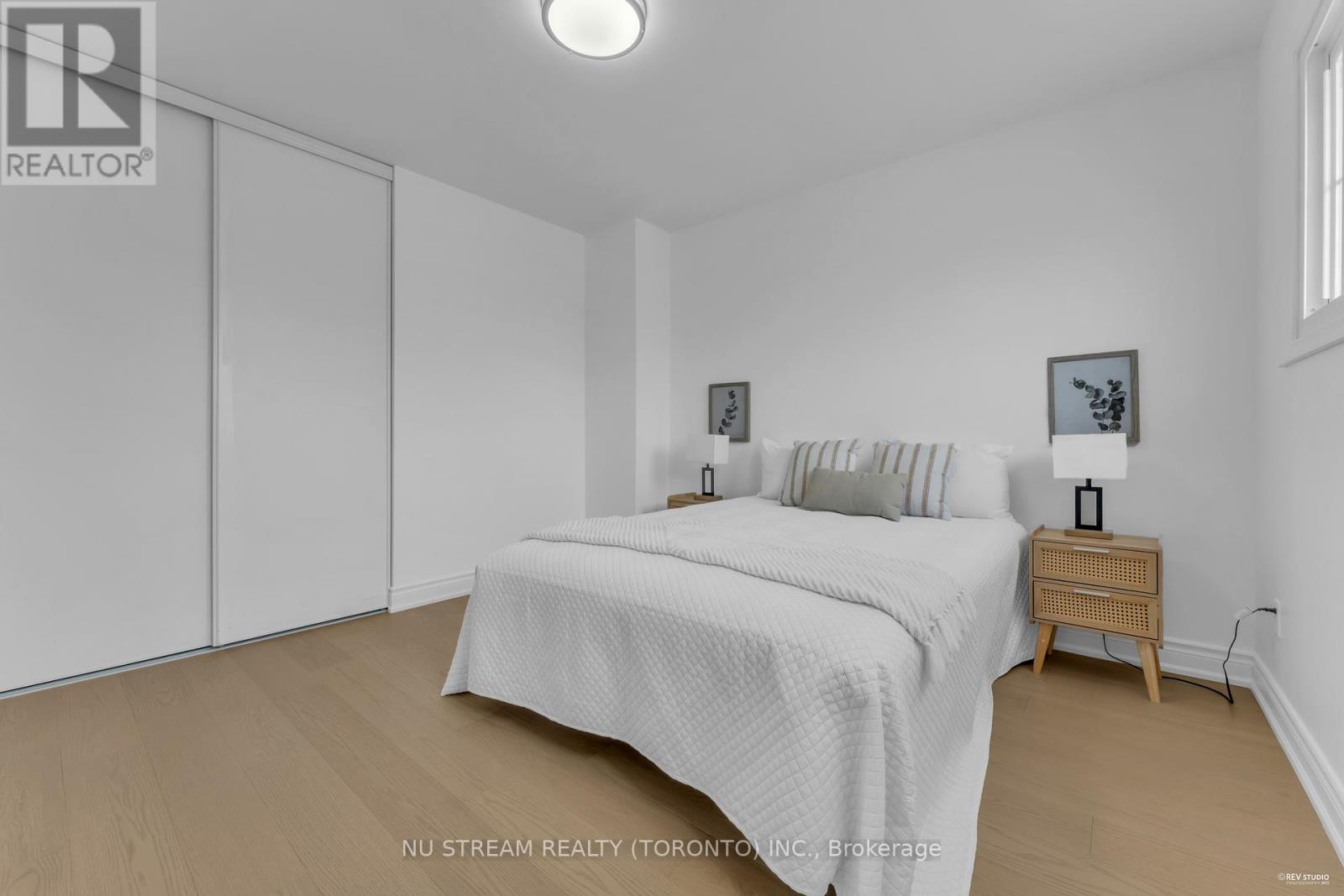 Photo 7 of 26 Silbury Drive, Toronto ON