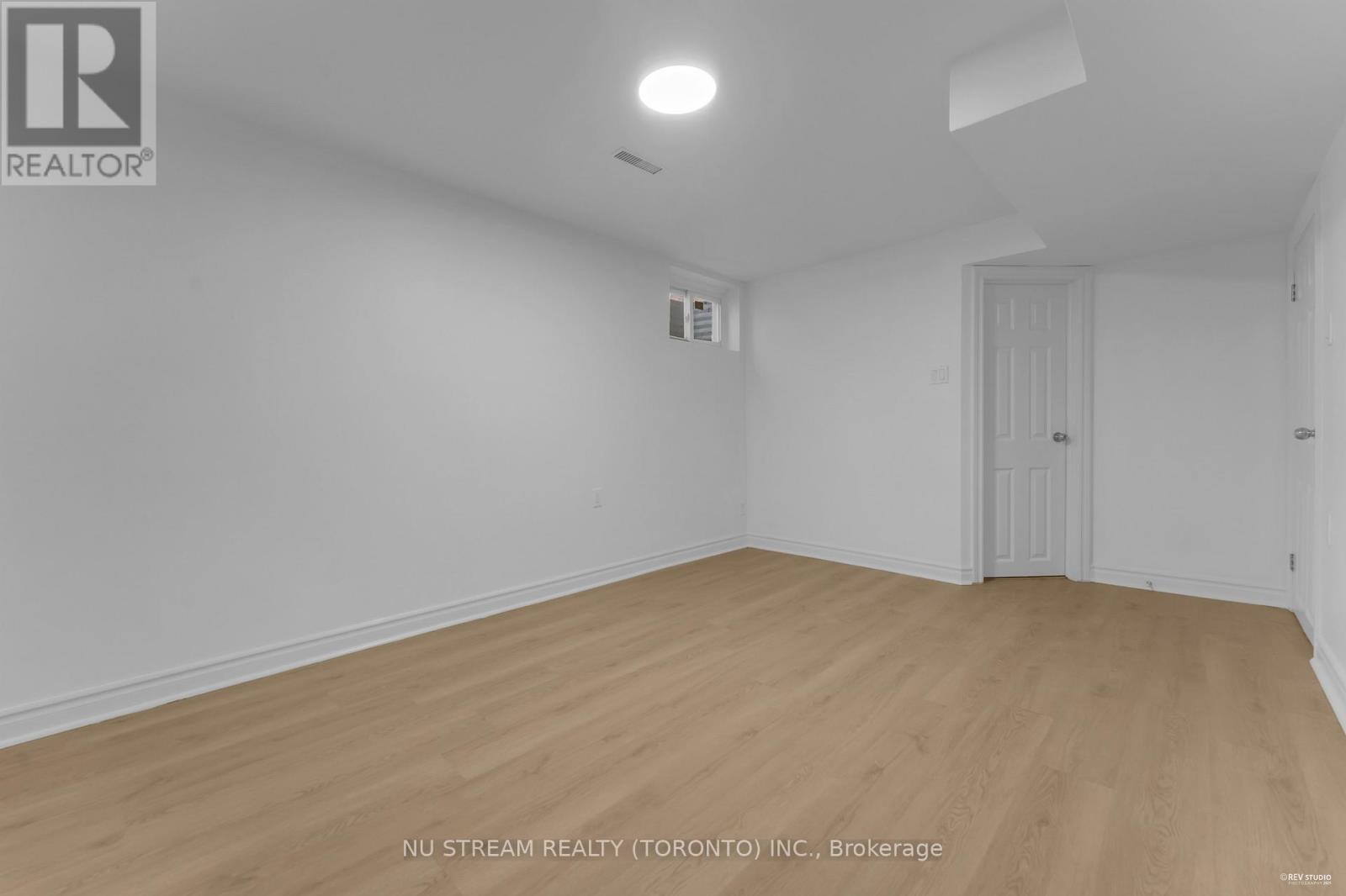 Photo 2 of 26 Silbury Drive, Toronto ON