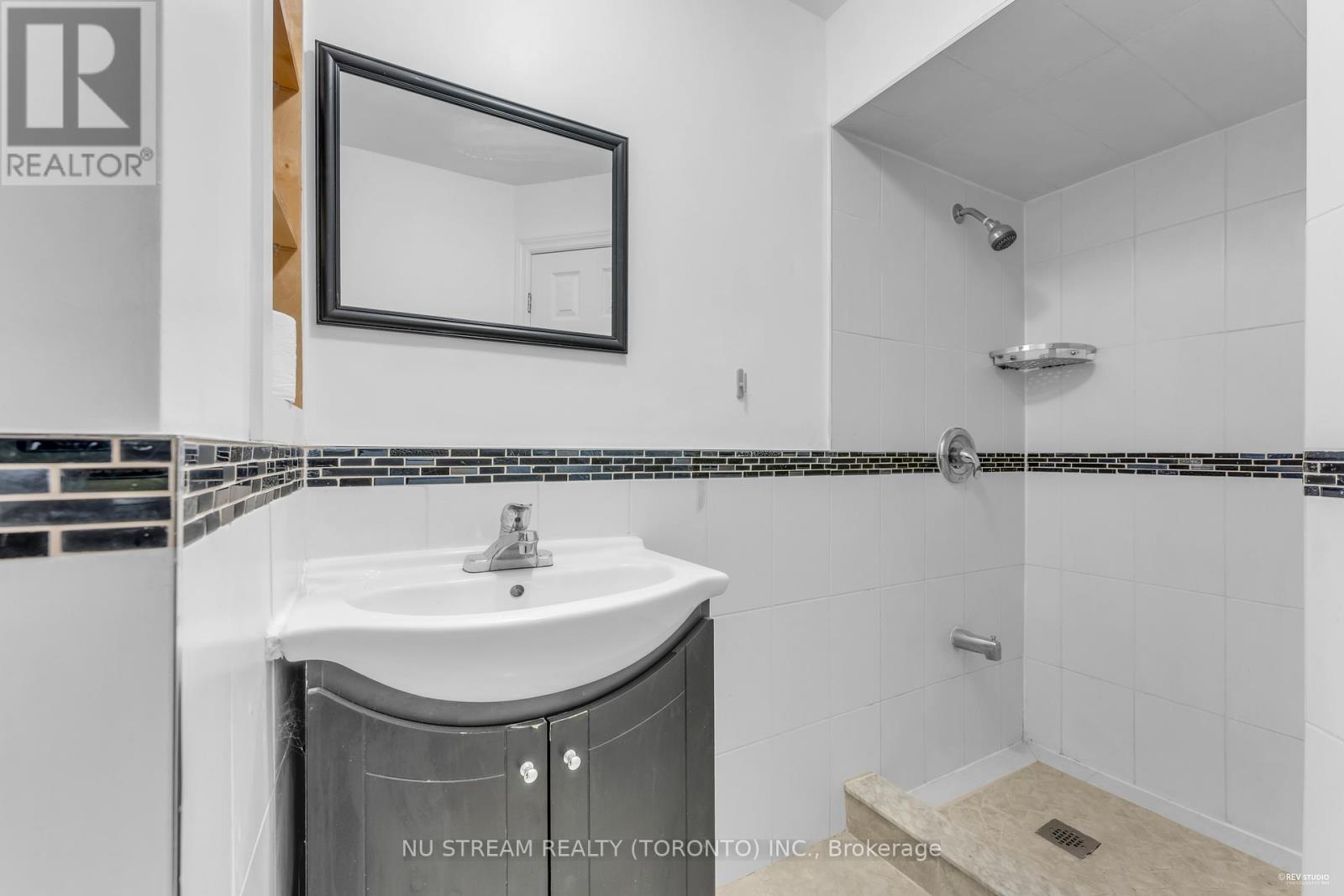 Photo 21 of 26 Silbury Drive, Toronto ON