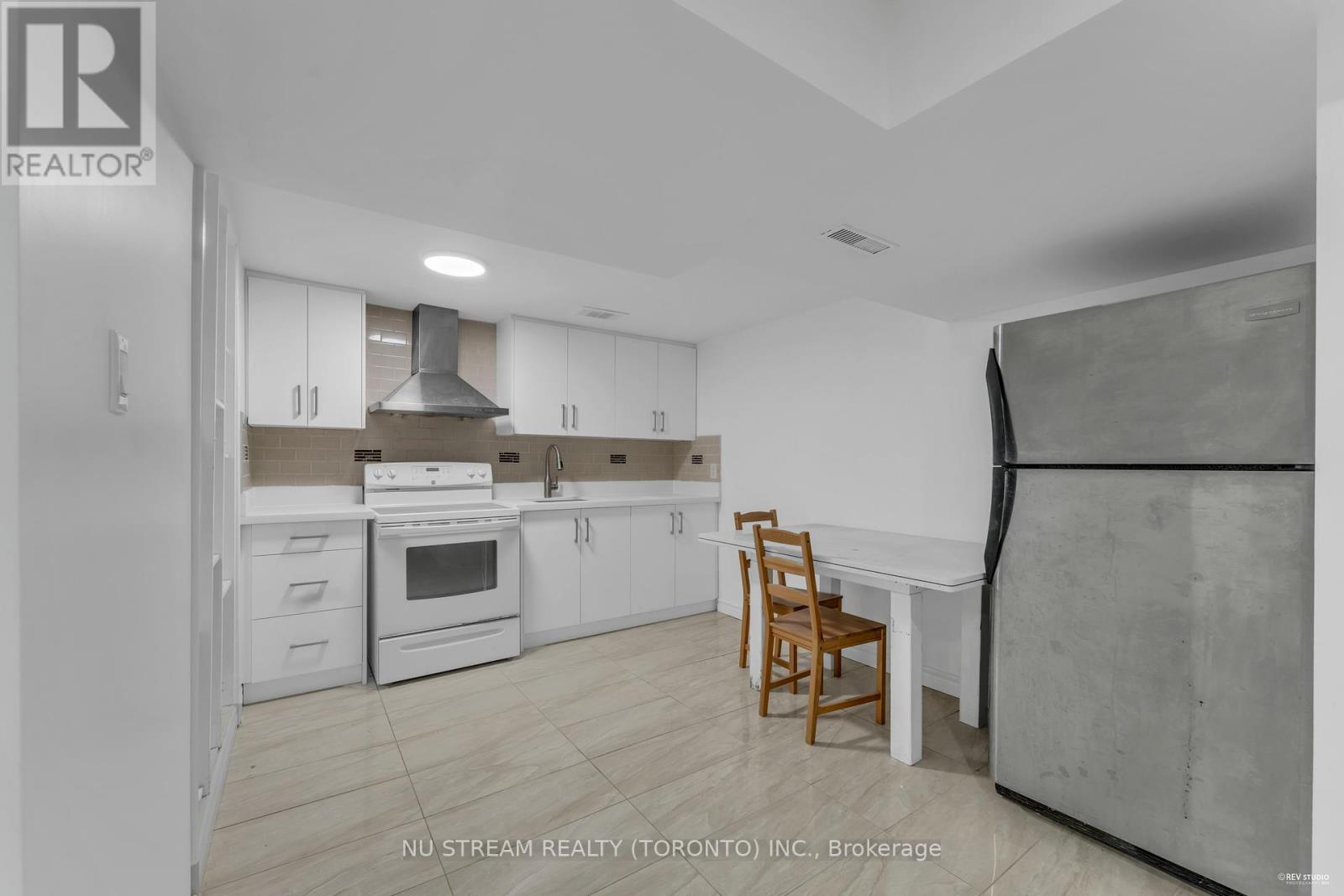 Photo 33 of 26 Silbury Drive, Toronto ON