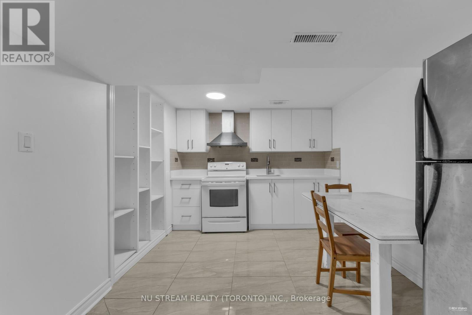 Photo 13 of 26 Silbury Drive, Toronto ON