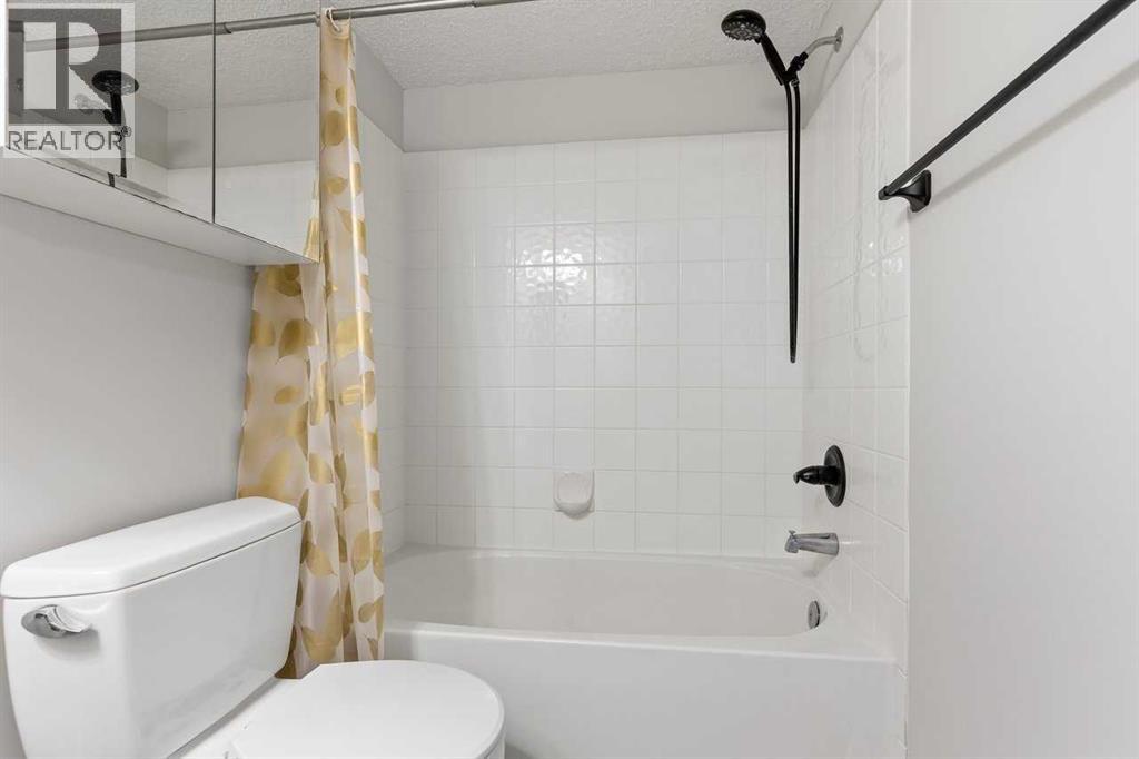 Single Family House for Sale in   Rocky Vista Park NW Rocky Ridge Calgary 