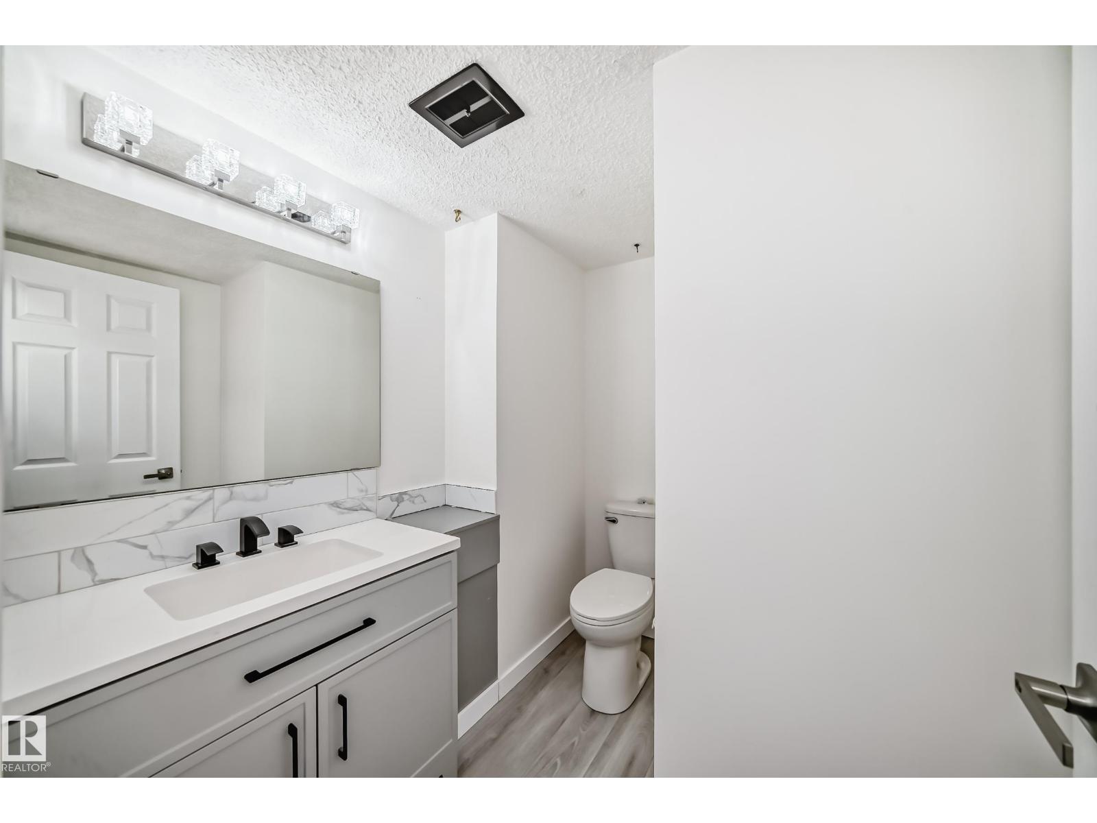Single Family House for Sale 
