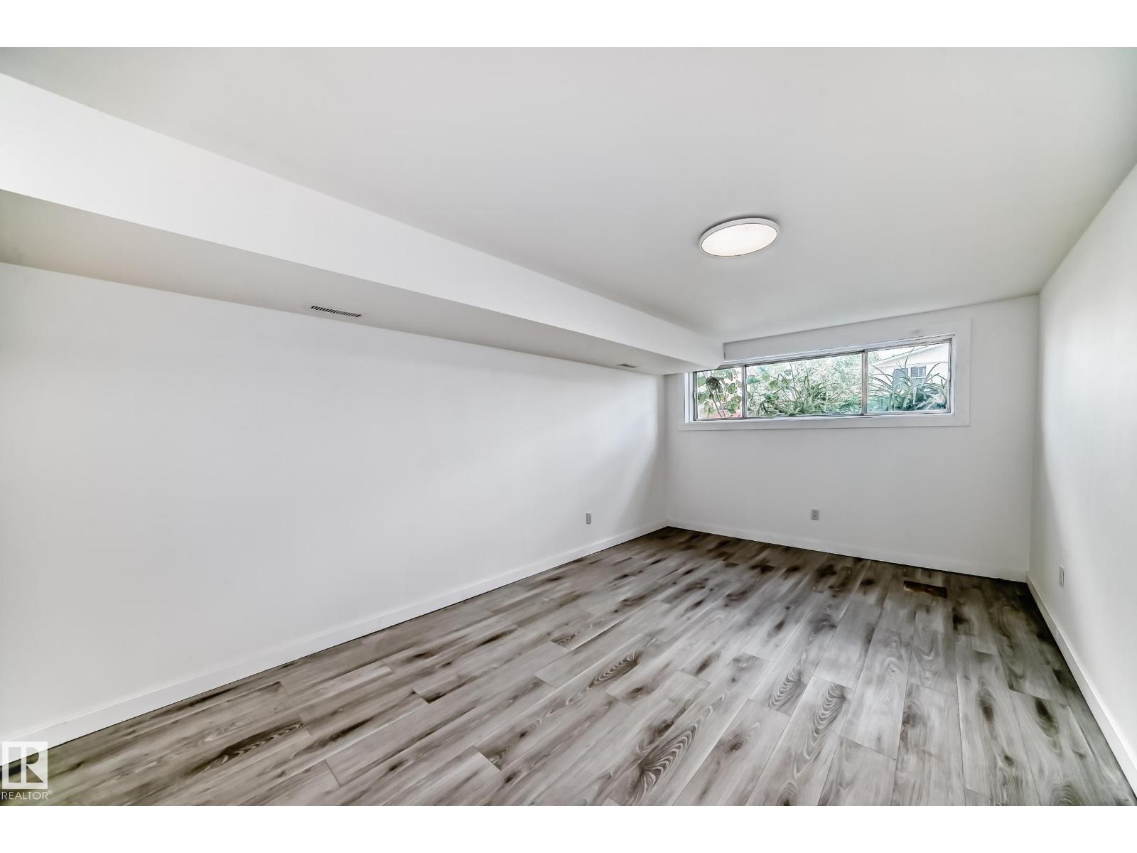 Single Family House for Sale 