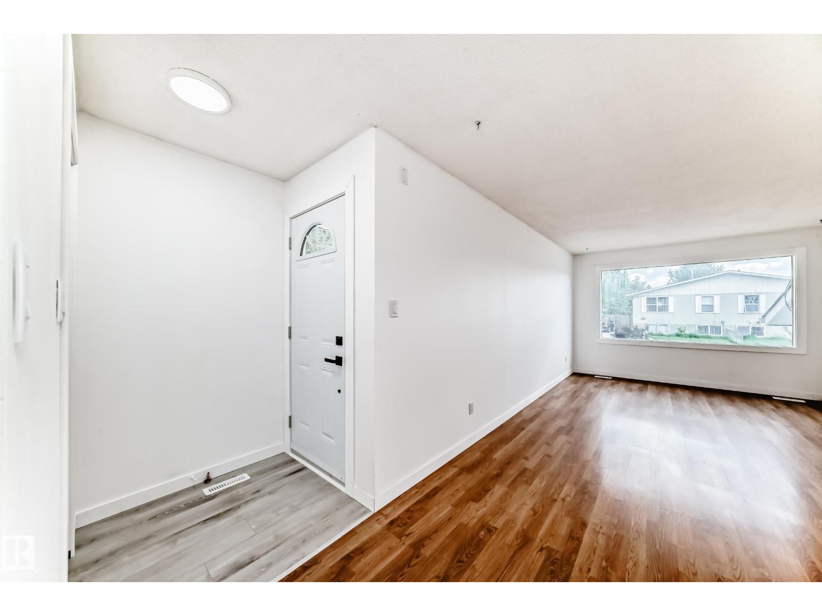 Single Family House for Sale 
