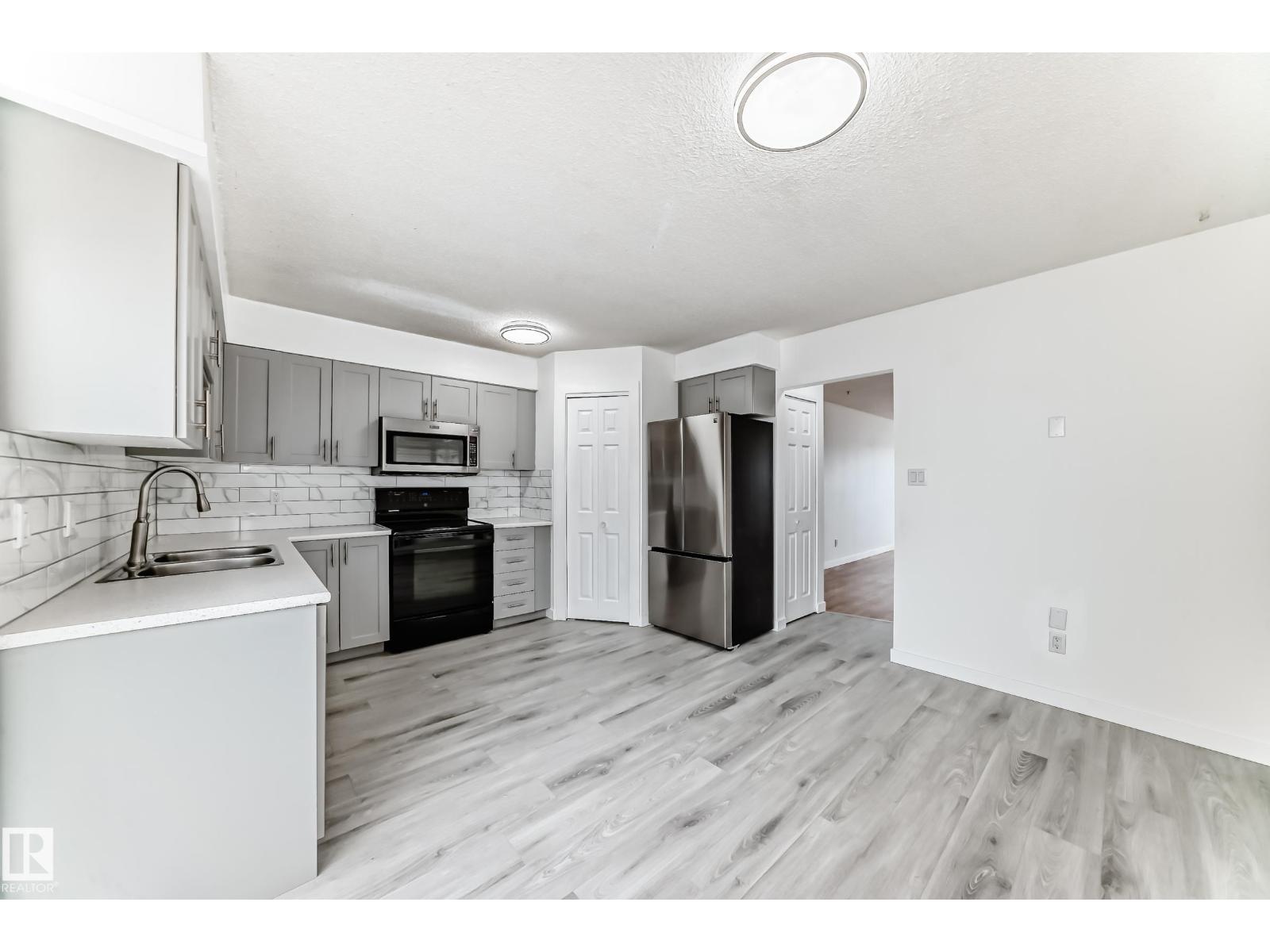 Single Family House for Sale 