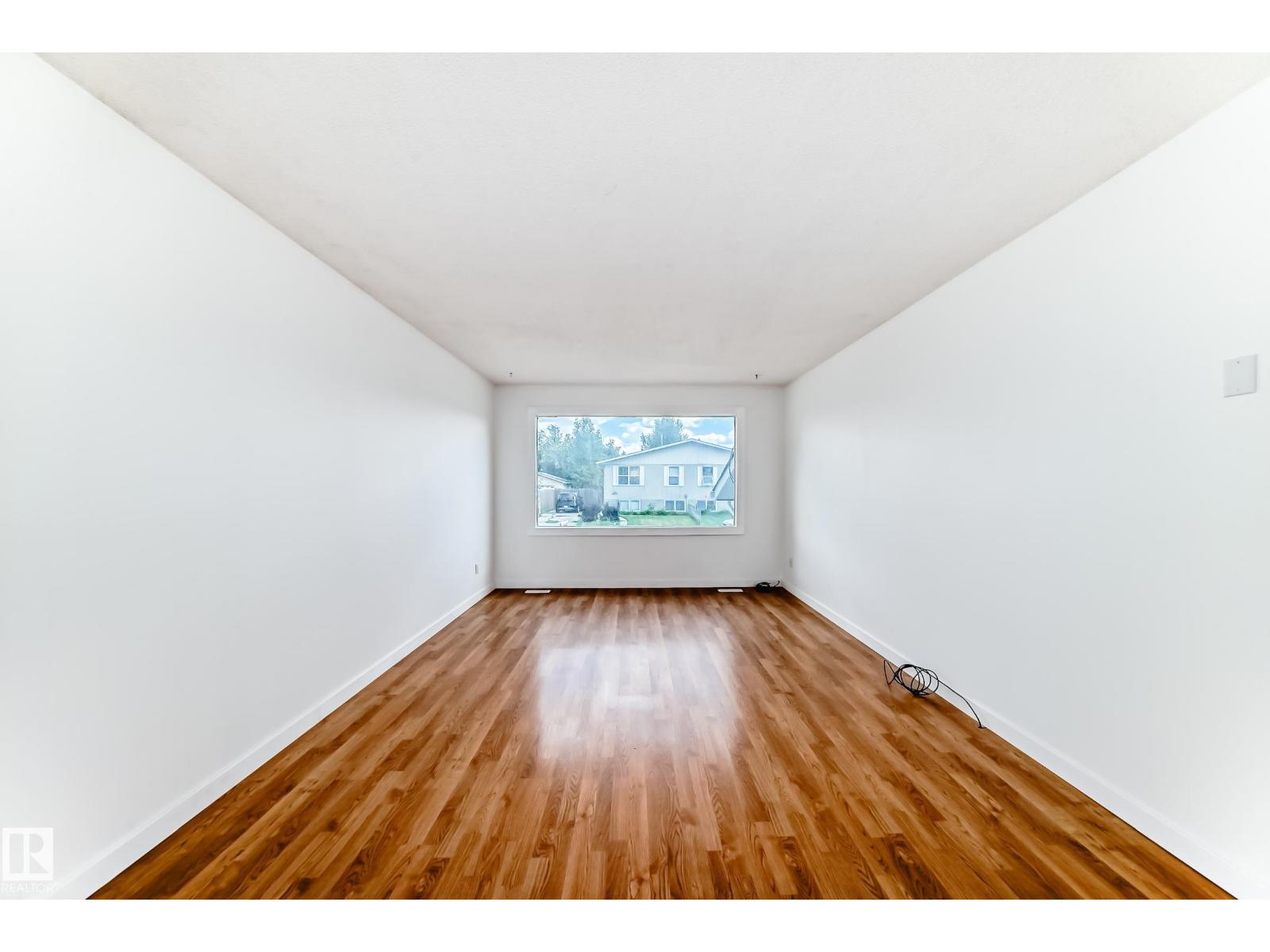 Single Family House for Sale 