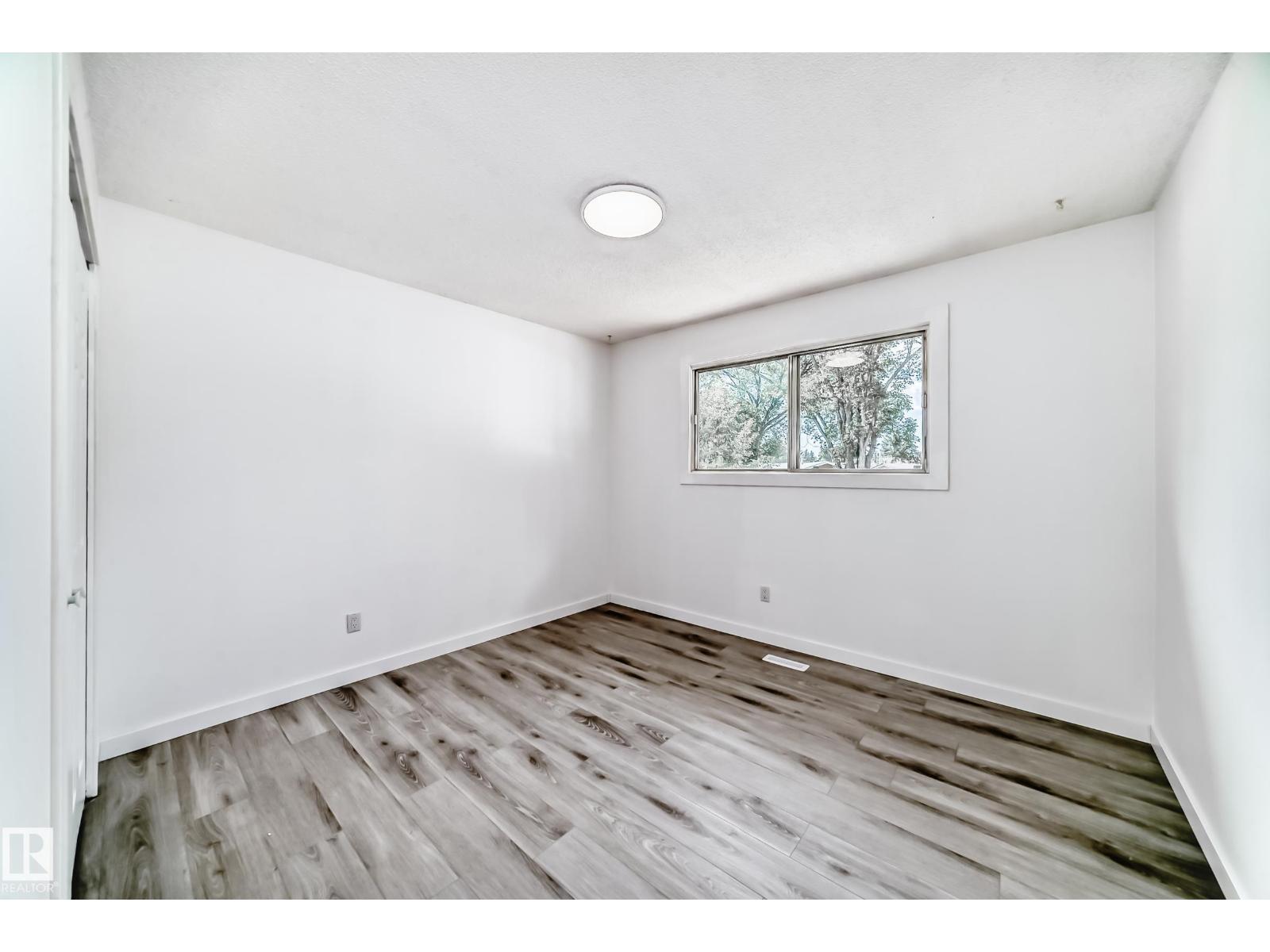 Single Family House for Sale 