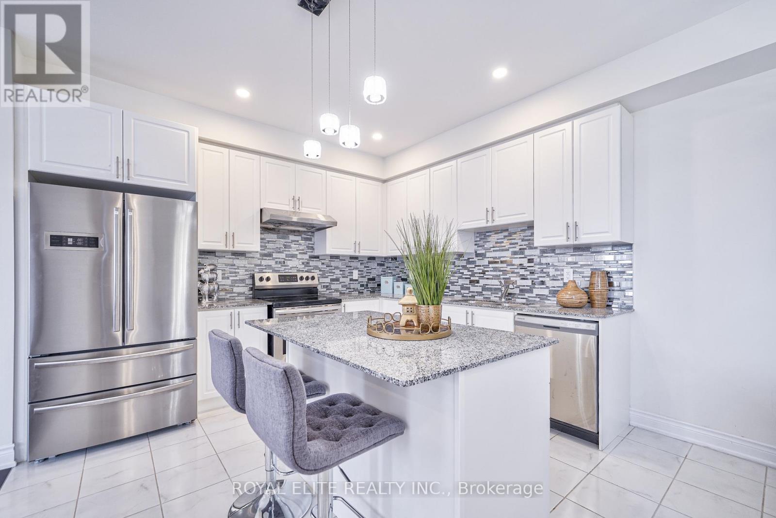Photo 34 of 331 William Foster Road, Markham ON