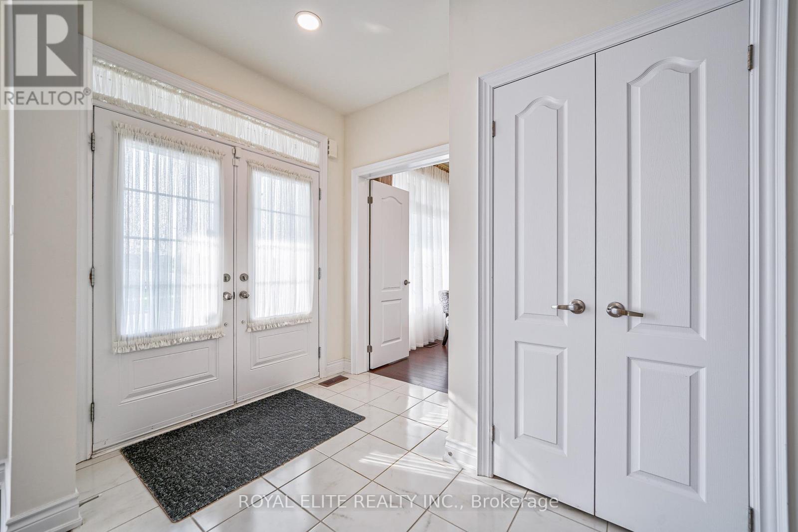 Photo 10 of 331 William Foster Road, Markham ON