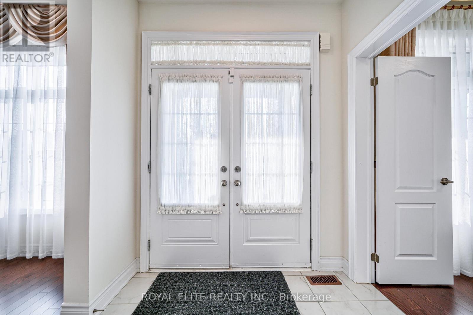 Photo 25 of 331 William Foster Road, Markham ON