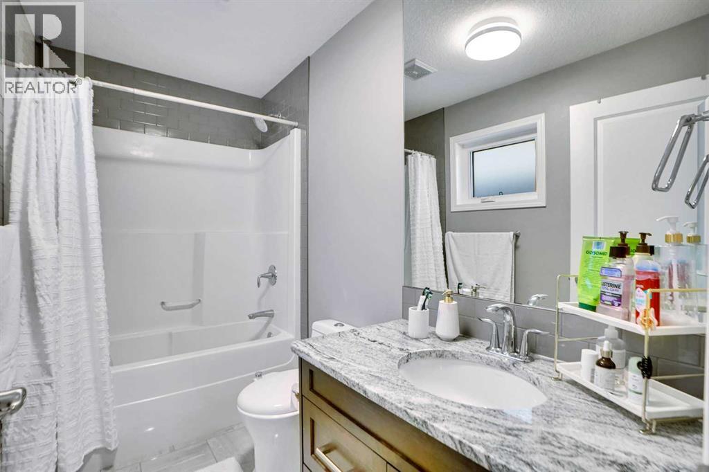 Photo 34 of 33 Savanna Green Ne, Calgary AB