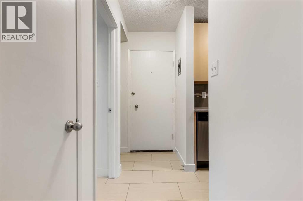 Single Family House for Sale in    Avenue SW Windsor Park Calgary 