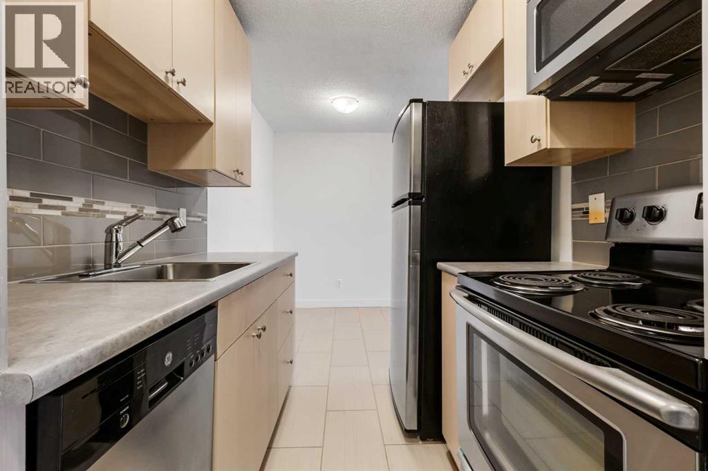 Single Family House for Sale in    Avenue SW Windsor Park Calgary 