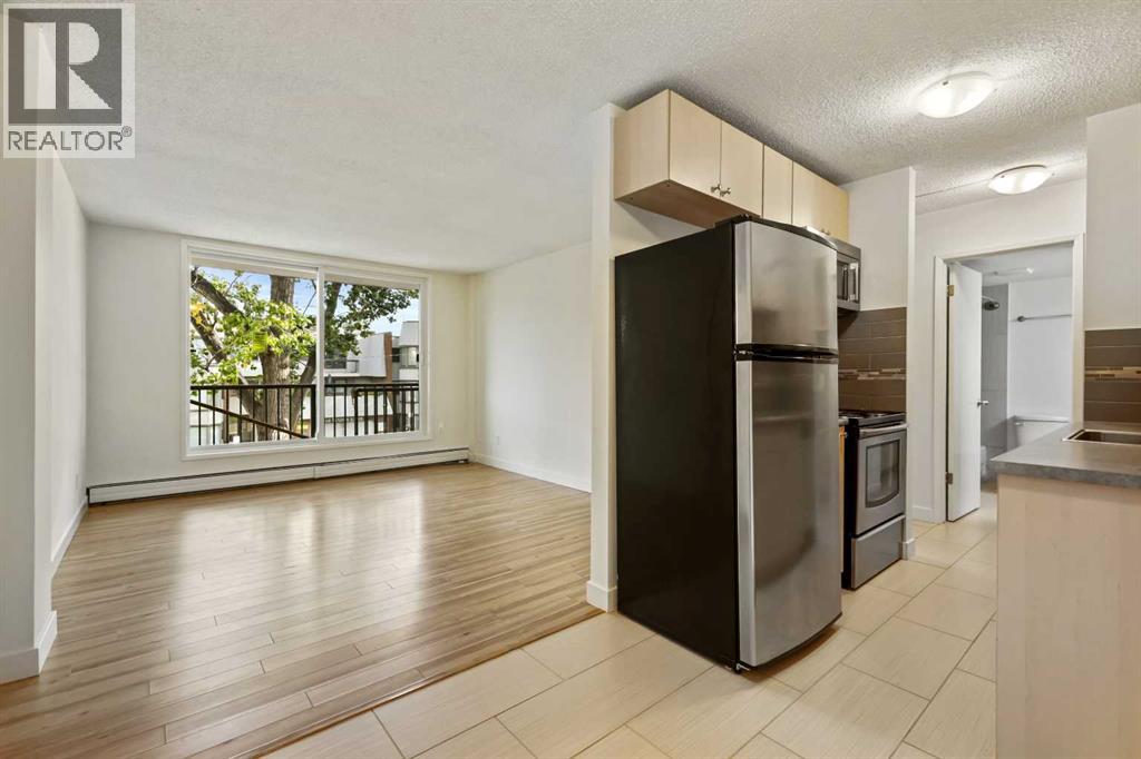 Single Family House for Sale in    Avenue SW Windsor Park Calgary 