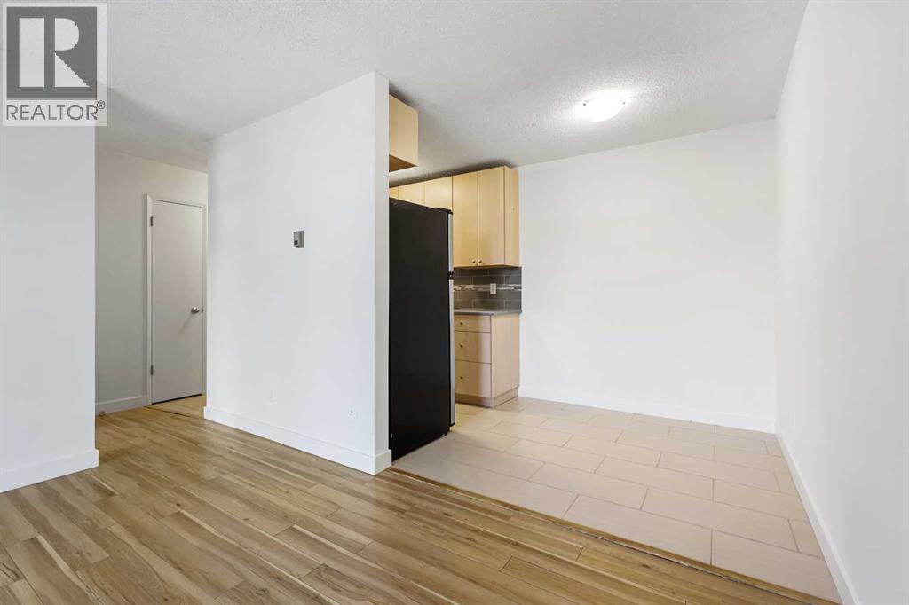 Single Family House for Sale in    Avenue SW Windsor Park Calgary 