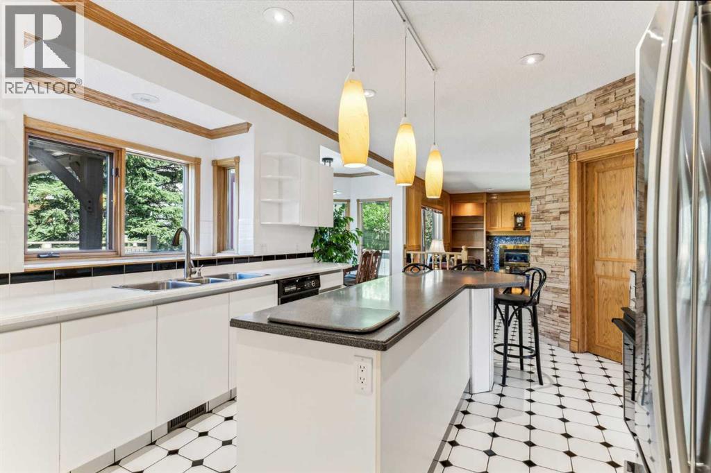 Single Family House for Sale in  Edgeview Road NW Edgemont Calgary 