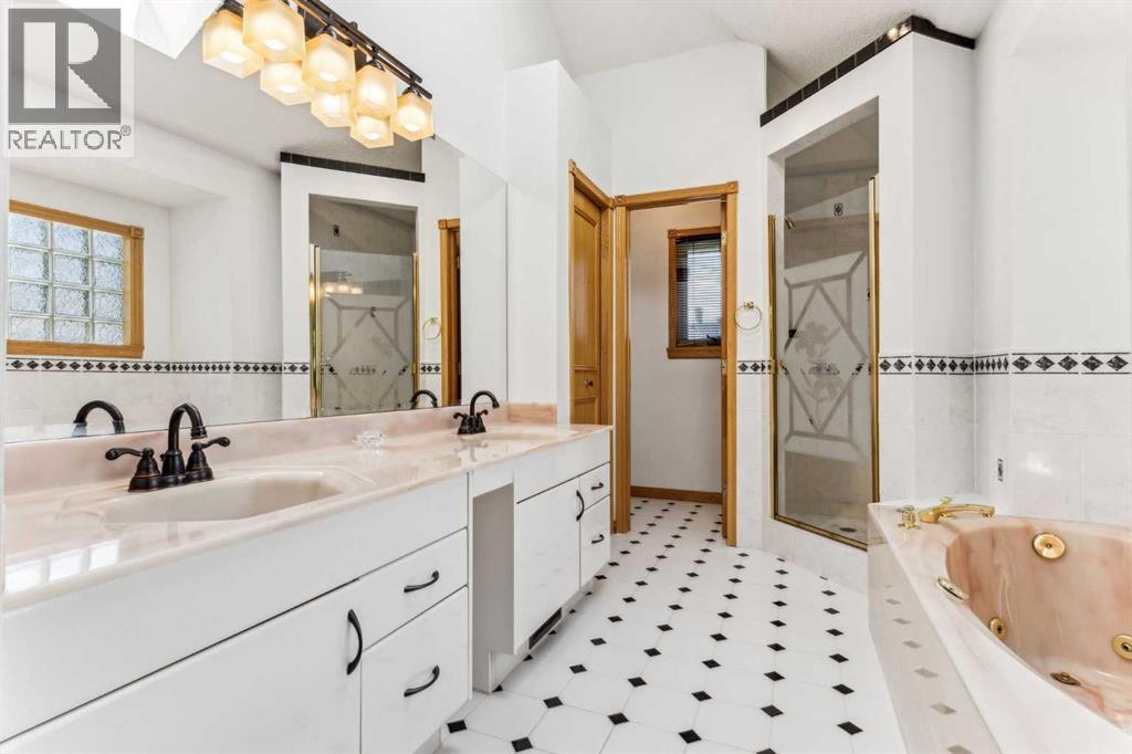 Single Family House for Sale in  Edgeview Road NW Edgemont Calgary 