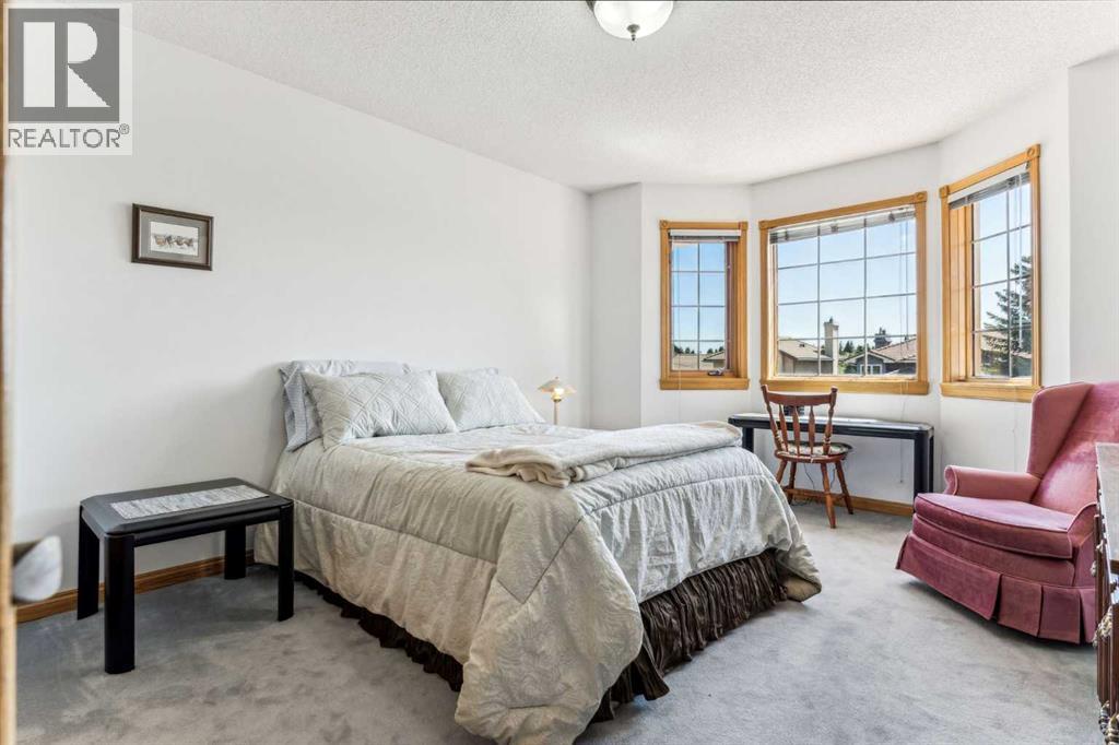 Single Family House for Sale in  Edgeview Road NW Edgemont Calgary 