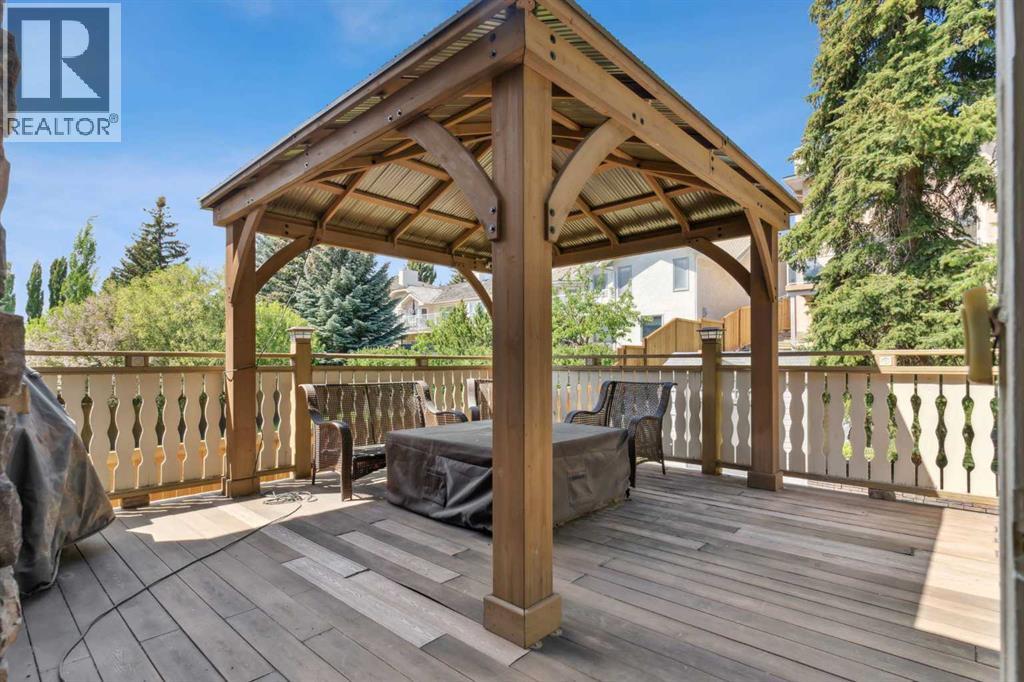 Single Family House for Sale in  Edgeview Road NW Edgemont Calgary 