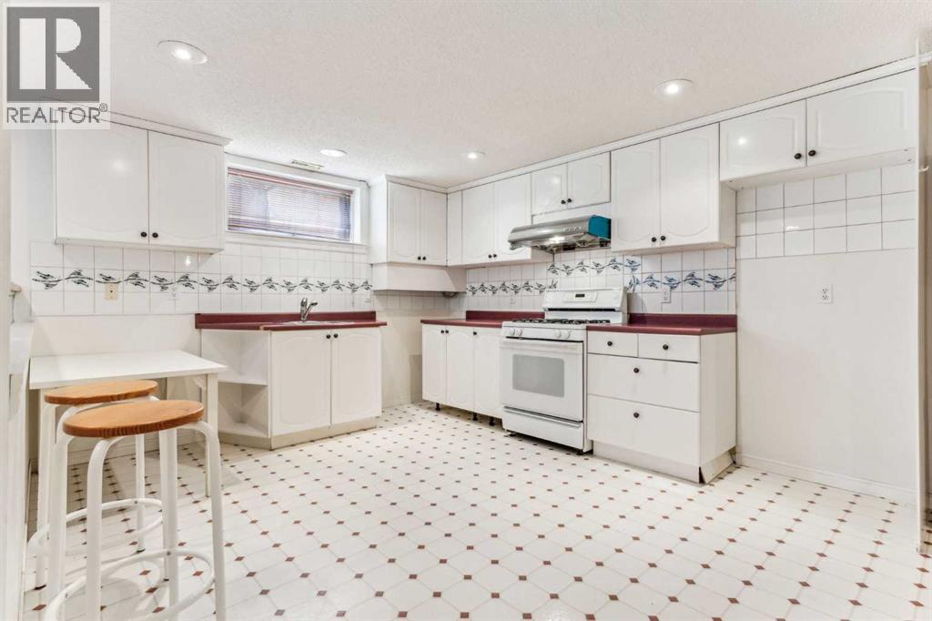 Single Family House for Sale in  Edgeview Road NW Edgemont Calgary 