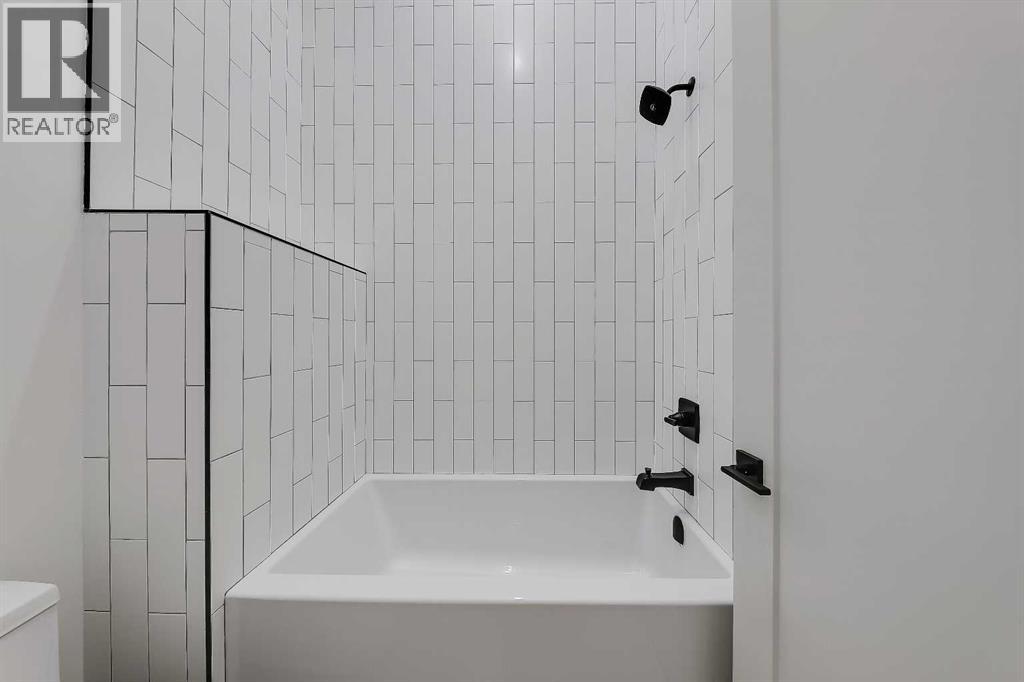 Single Family House Bungalow for Sale in  Green Ridge Road SW Glendale Calgary 
