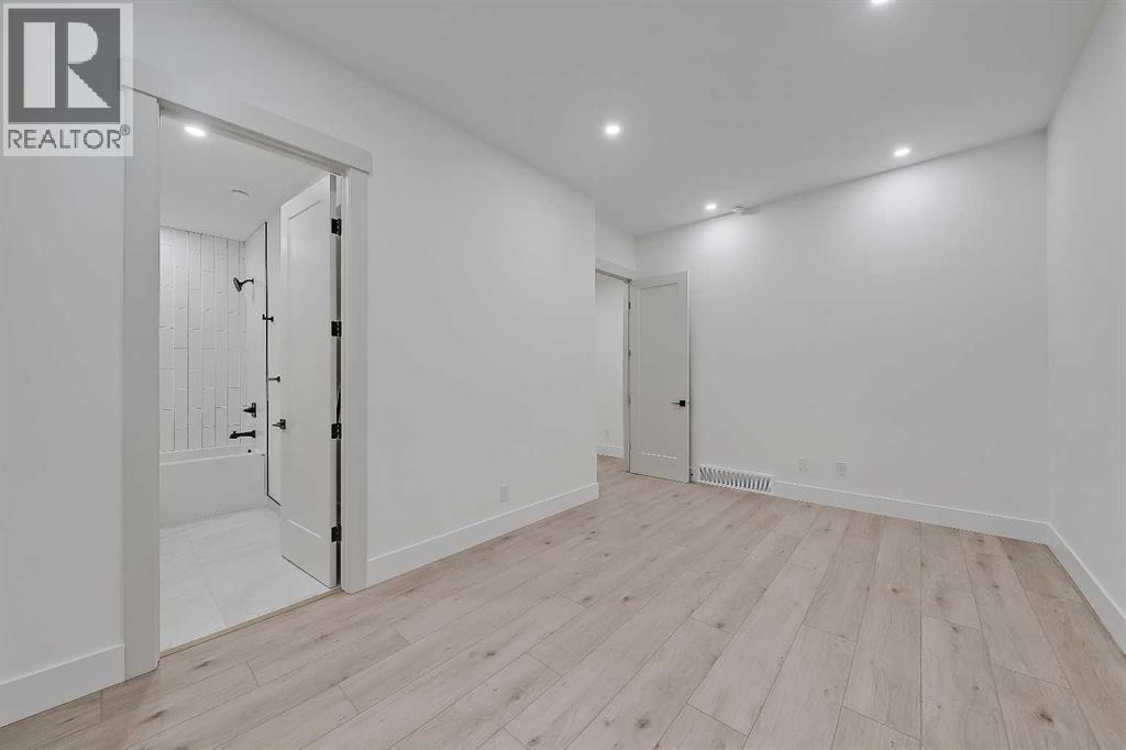 Single Family House Bungalow for Sale in  Green Ridge Road SW Glendale Calgary 
