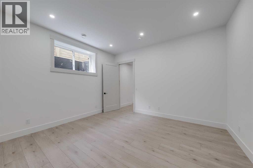 Single Family House Bungalow for Sale in  Green Ridge Road SW Glendale Calgary 