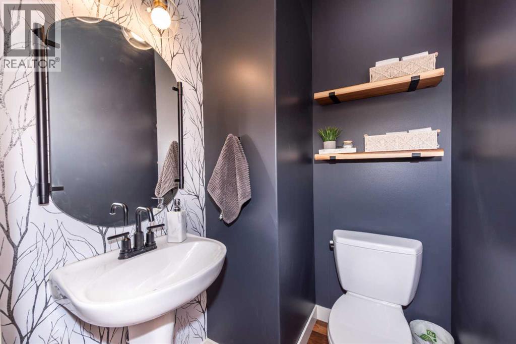 Single Family House for Sale in  Tuscany Glen Place NW Tuscany Calgary 