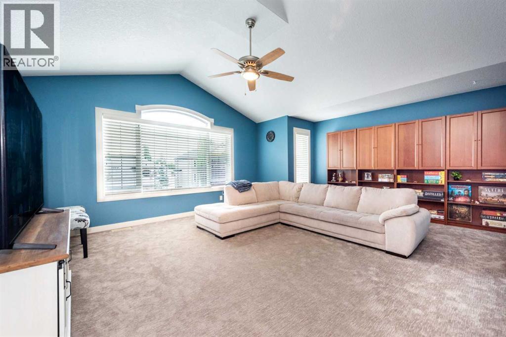 Single Family House for Sale in  Tuscany Glen Place NW Tuscany Calgary 