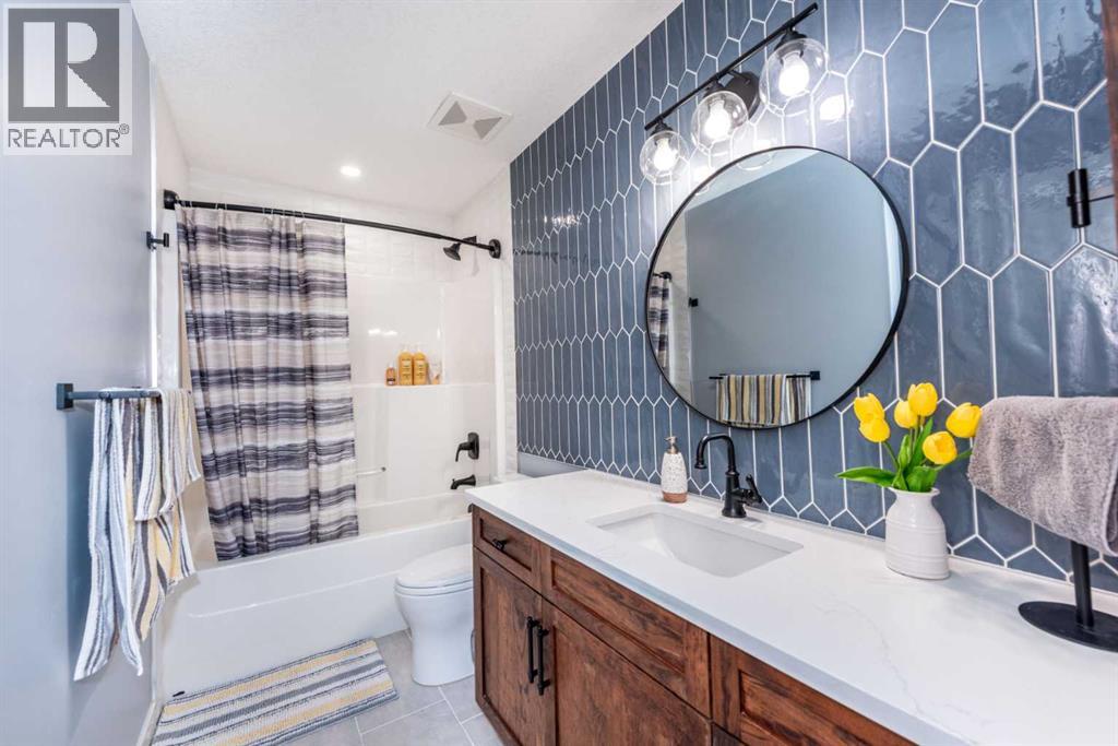 Single Family House for Sale in  Tuscany Glen Place NW Tuscany Calgary 
