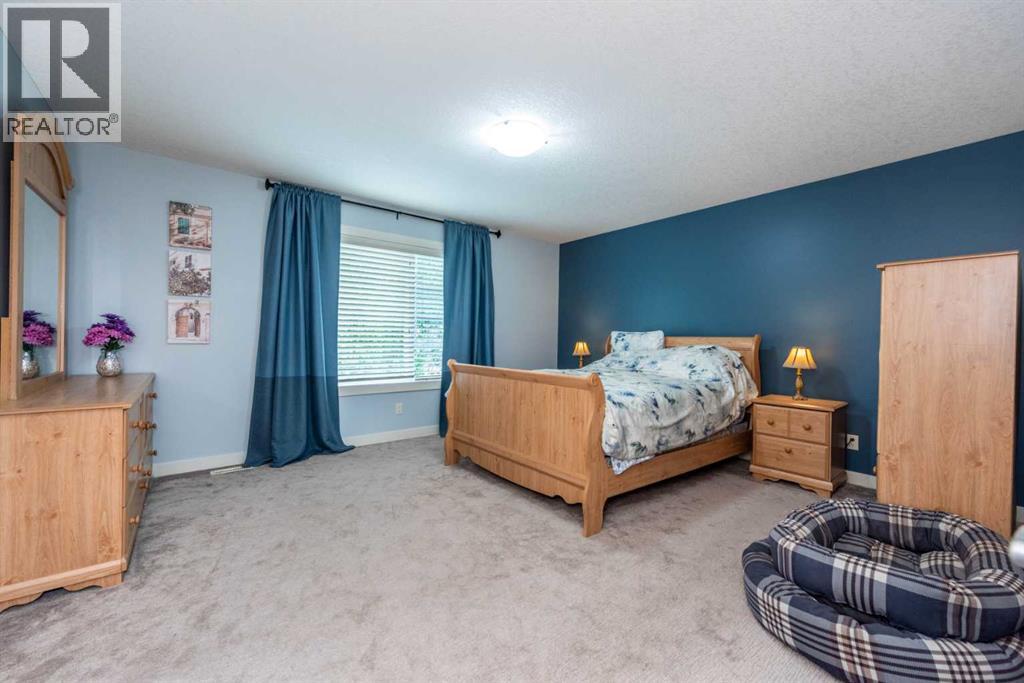 Single Family House for Sale in  Tuscany Glen Place NW Tuscany Calgary 