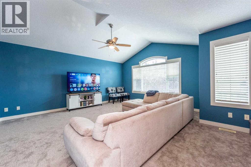 Single Family House for Sale in  Tuscany Glen Place NW Tuscany Calgary 