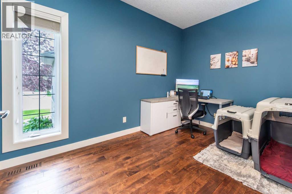 Single Family House for Sale in  Tuscany Glen Place NW Tuscany Calgary 