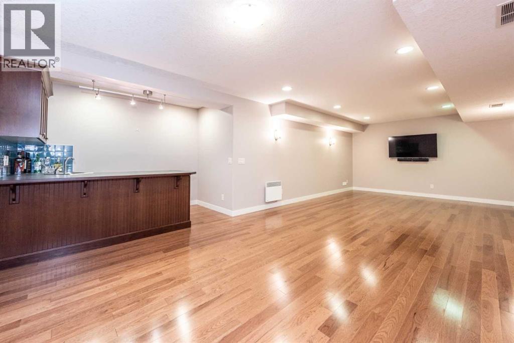 Single Family House for Sale in  Tuscany Glen Place NW Tuscany Calgary 