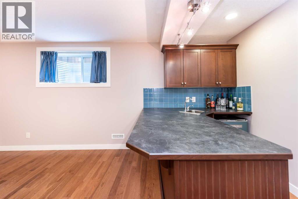 Single Family House for Sale in  Tuscany Glen Place NW Tuscany Calgary 