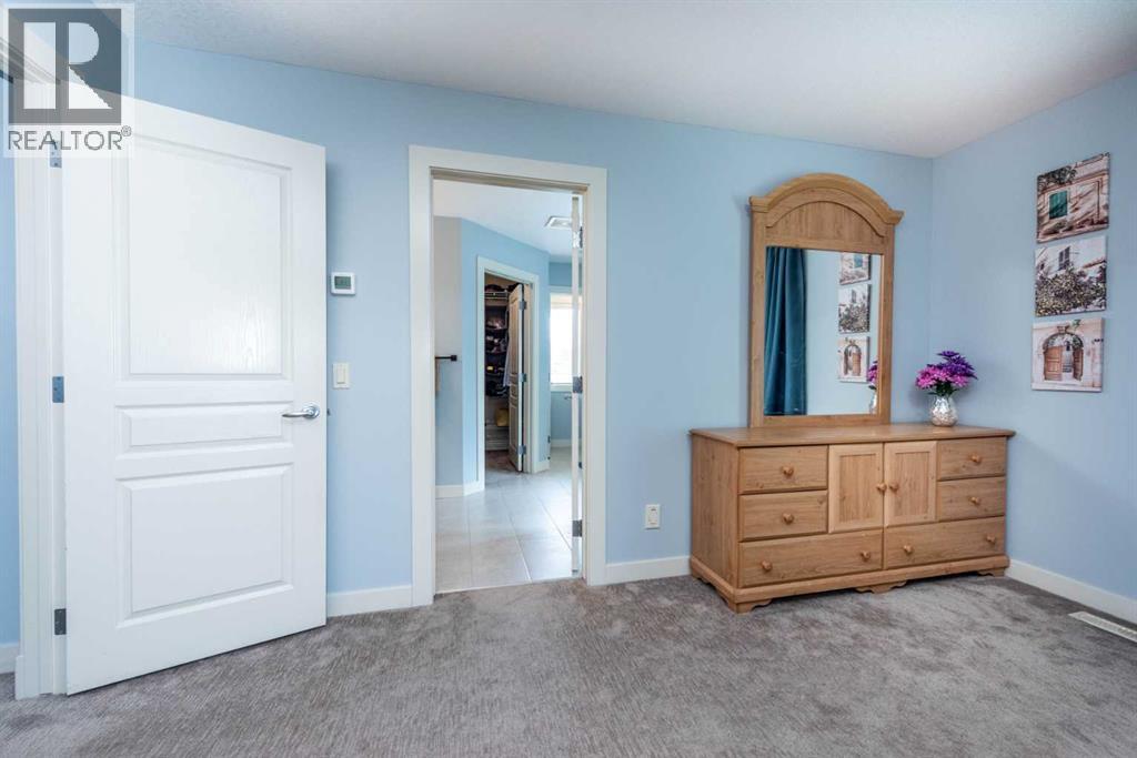 Single Family House for Sale in  Tuscany Glen Place NW Tuscany Calgary 