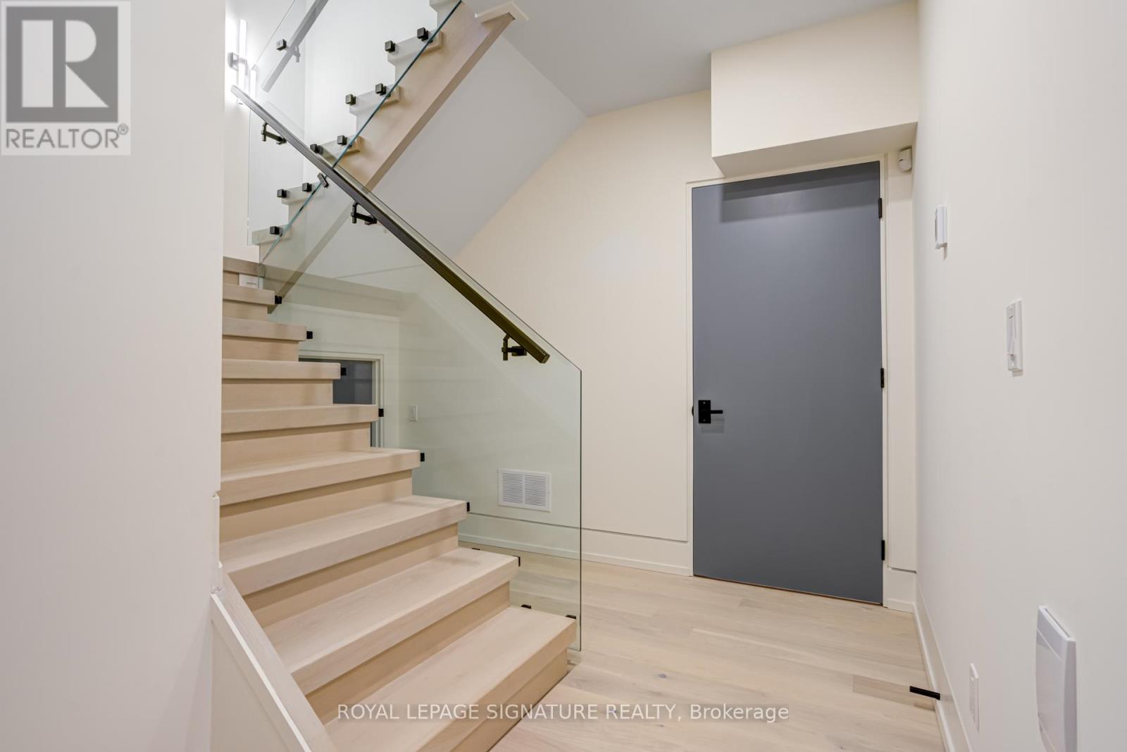 Photo 3 of Lower Level 27 Scotland Road, Toronto ON