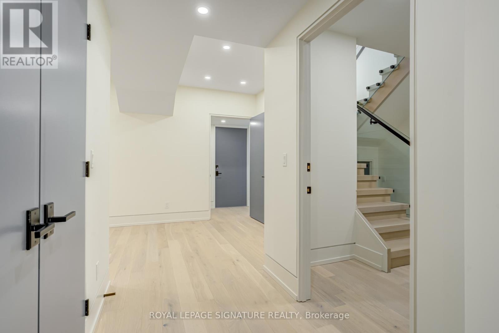 Photo 13 of Lower Level 27 Scotland Road, Toronto ON