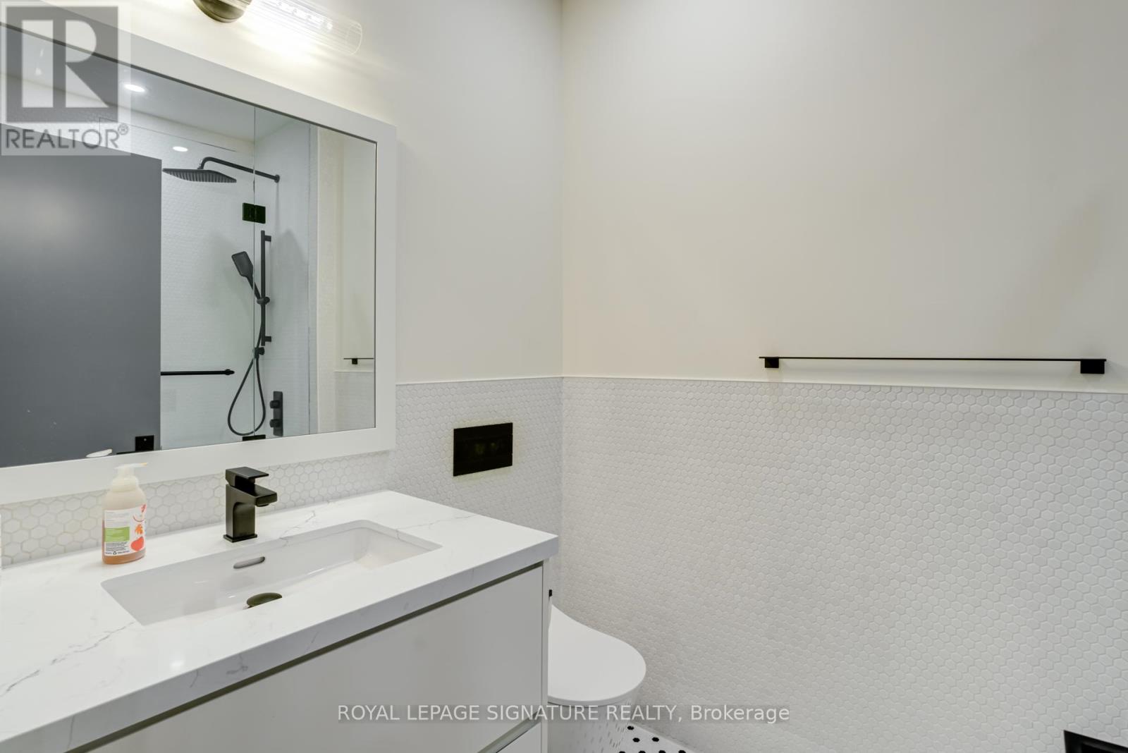 Photo 2 of Lower Level 27 Scotland Road, Toronto ON