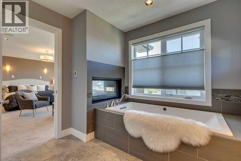 Single Family House for Sale in   Avenue SW Altadore Calgary 
