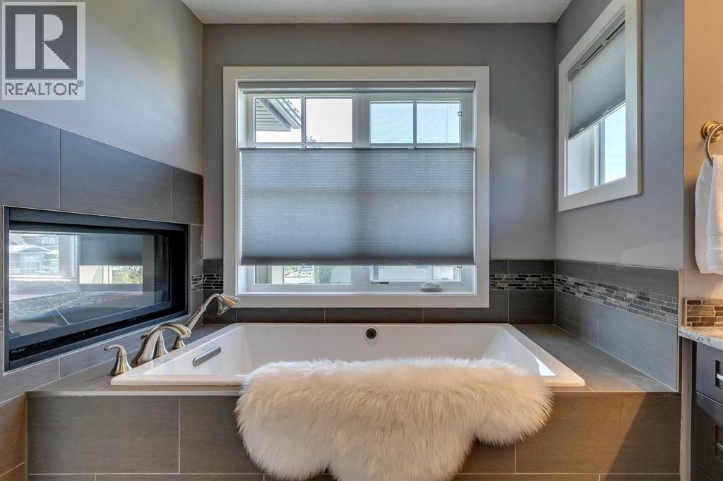 Single Family House for Sale in   Avenue SW Altadore Calgary 