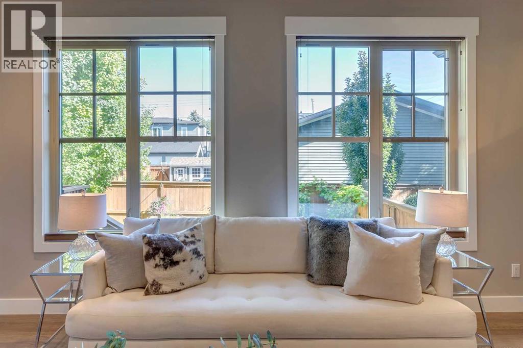 Single Family House for Sale in   Avenue SW Altadore Calgary 