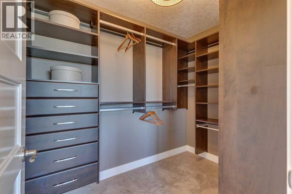 Single Family House for Sale in   Avenue SW Altadore Calgary 