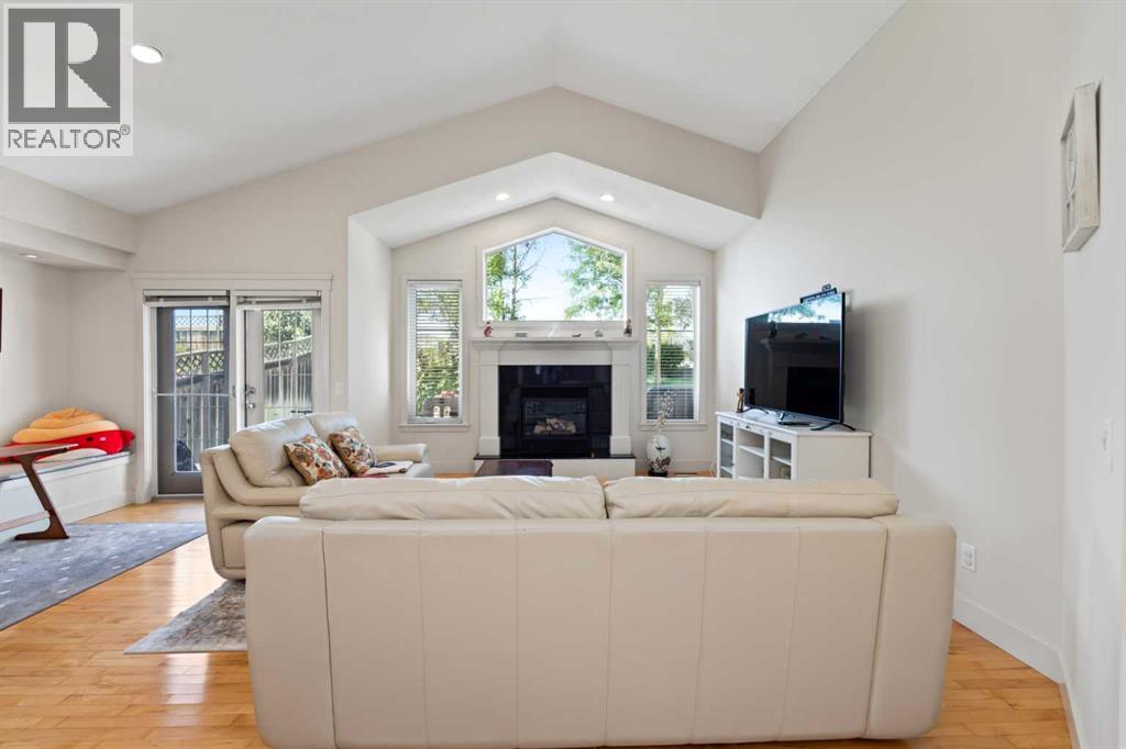 Photo 3 of 250 Strathridge Place Sw, Calgary AB